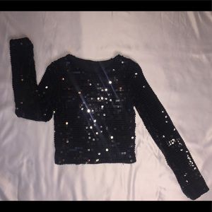 Long sleeve, cropped sequin top